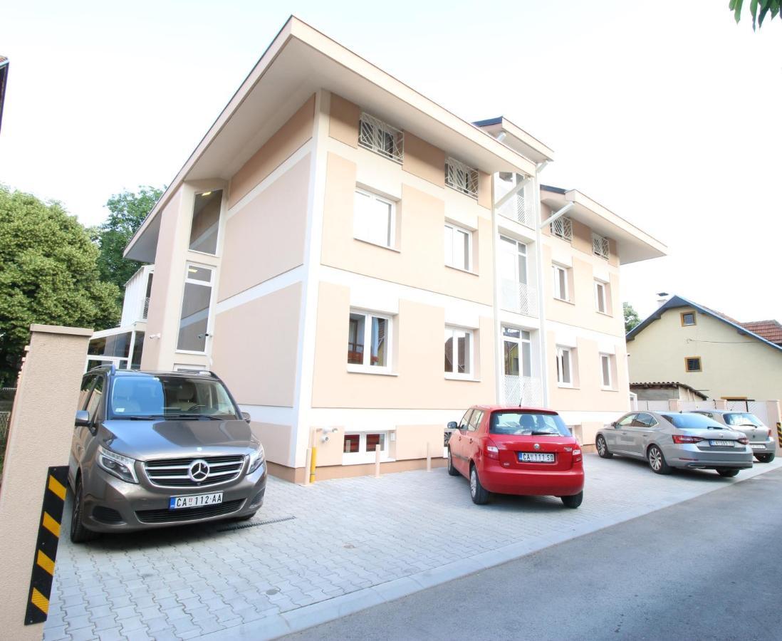 Grand Park Rooms & Apartments Čačak エクステリア 写真