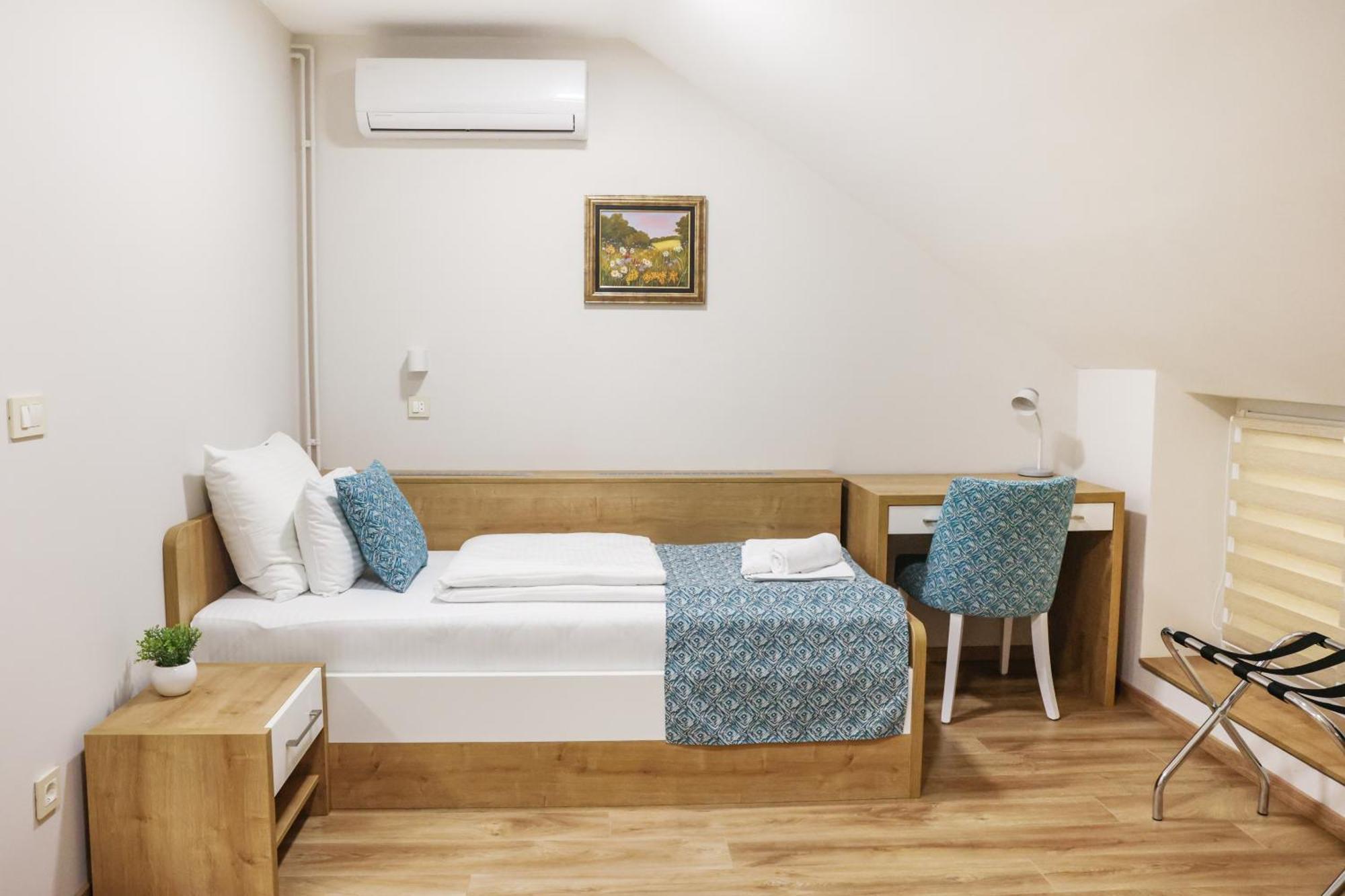 Grand Park Rooms & Apartments Čačak エクステリア 写真