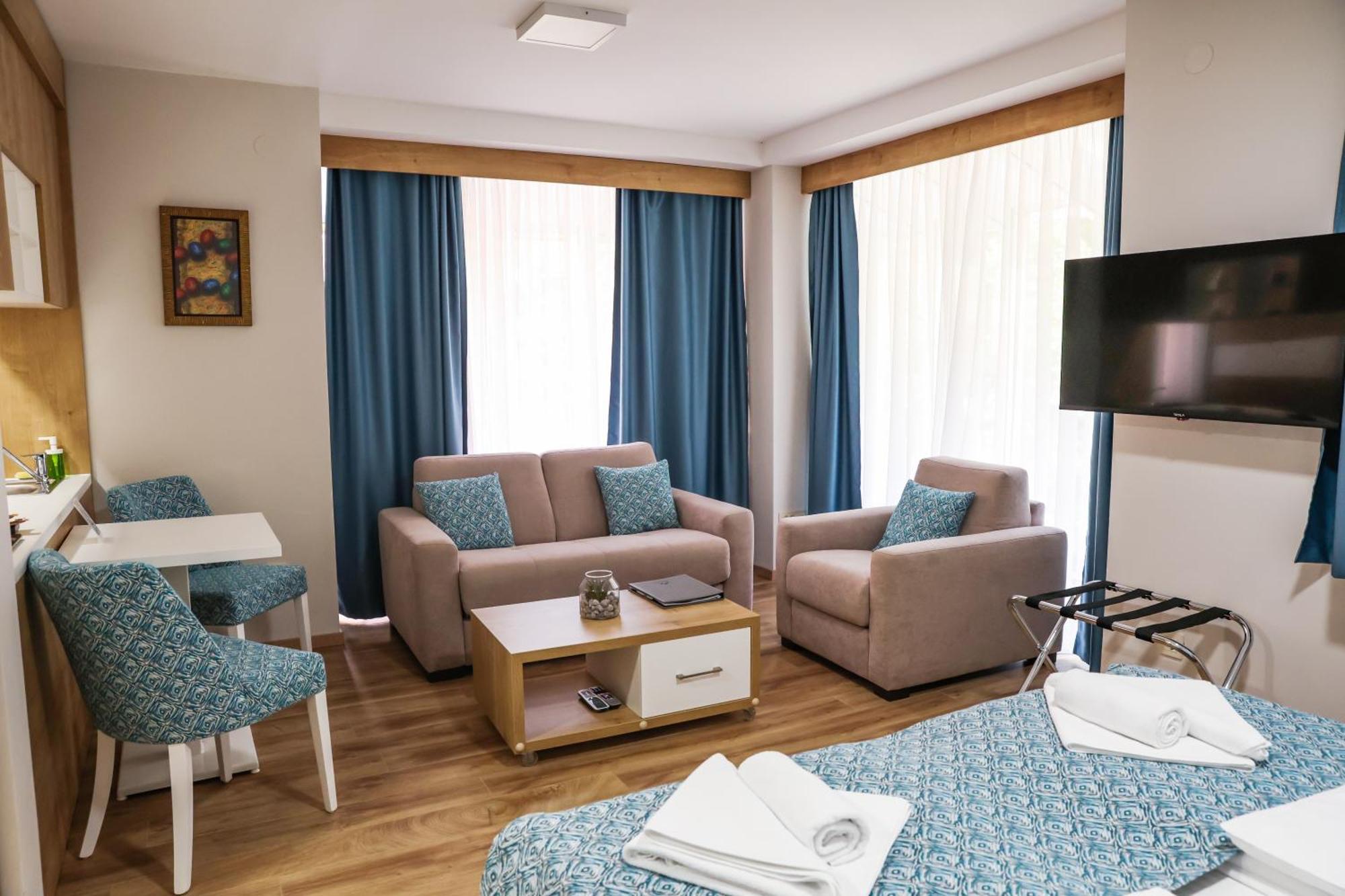 Grand Park Rooms & Apartments Čačak エクステリア 写真