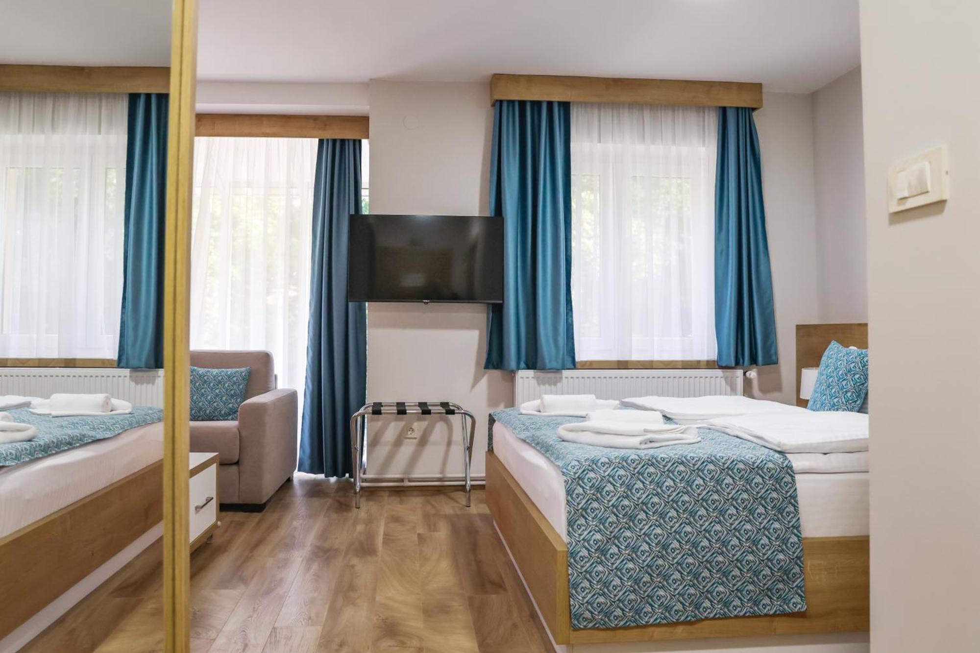 Grand Park Rooms & Apartments Čačak エクステリア 写真
