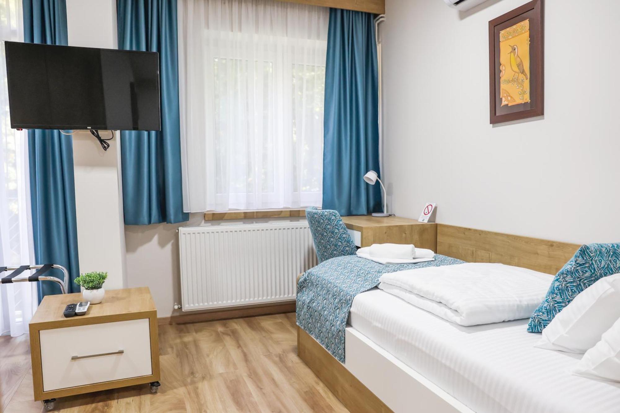 Grand Park Rooms & Apartments Čačak エクステリア 写真