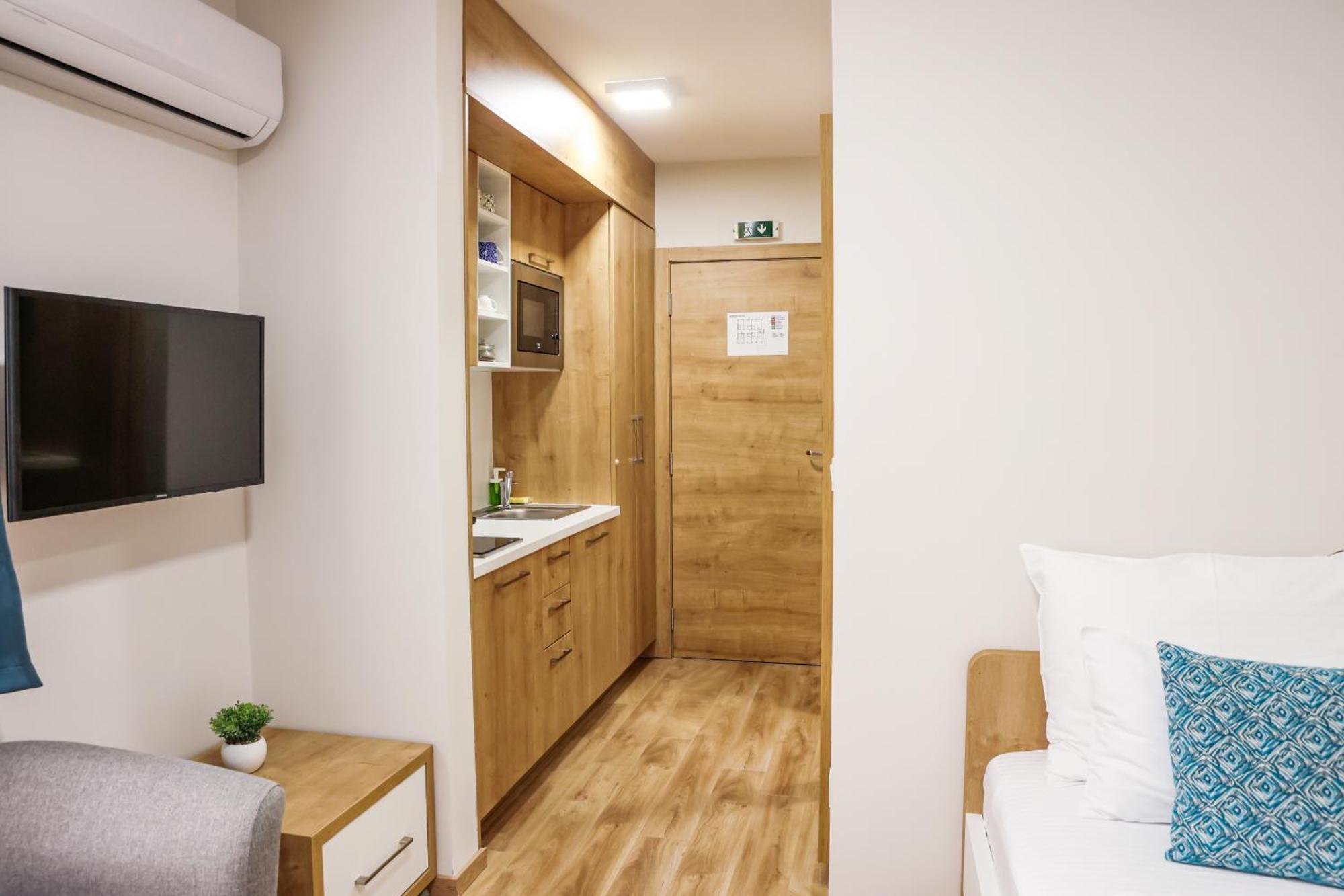Grand Park Rooms & Apartments Čačak エクステリア 写真