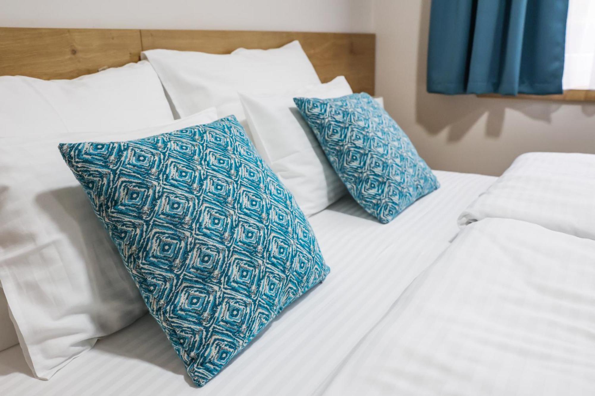 Grand Park Rooms & Apartments Čačak エクステリア 写真
